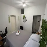 Suite Em Apartamento Compartilhado Em Meireles, Fortaleza