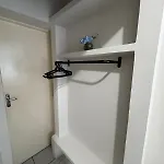 Suite Em Apartamento Compartilhado Em Meireles, Fortaleza